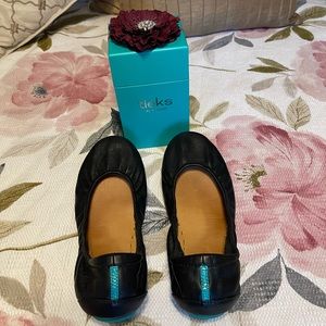 Black matte Tieks